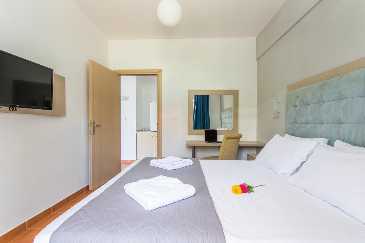Coral Blue Beach Hotel 게라크니 외부 사진